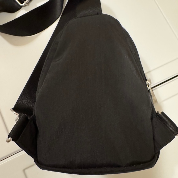 Baggallini Black Double Zip Mini Sling Bag. NWOT - Picture 11 of 11